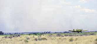 Letadlo se chystá kropit.