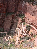 Serpentiny vedoucí na Angels Landing