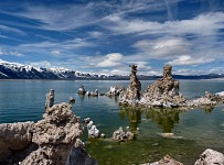 Tufy u Mono Lake.