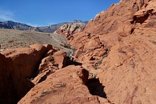 Dvoubarevné kopce v Red Rock Canyon. Dvoubarevné kopce v Red Rock Canyon.