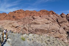 Překvapilo nás, kolik bylo v Red Rock Canyon lidí. Překvapilo nás, kolik bylo v Red Rock Canyon lidí.