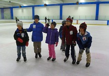 Na lyžování navazujeme dalším zimním sportem - bruslením. Na lyžování navazujeme dalším zimním sportem - bruslením.