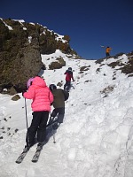 Mates nás tahal po všech čertech, na Sisters se musí i sundat lyže. Mates nás tahal po všech čertech, na Sisters se musí i sundat lyže.