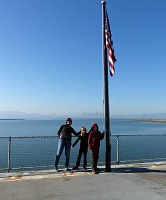 Ze zadní hrany letové paluby lze pozorovat panorama San Francisca. Ze zadní hrany letové paluby lze pozorovat panorama San Francisca.