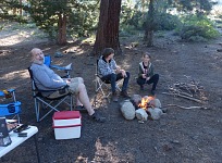 U ohně jsme letos byli sami, bez kamarádů.