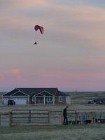 Přišlo jaro, soused se vznesl.