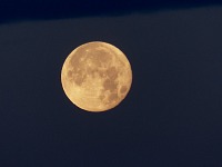 One gets up very early for ballooning &mdash; but then you may get to see a full moon at 5:32 a.m.