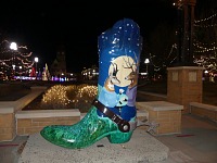 Cheyenská bota a vánoční výzdoba.