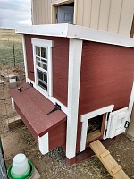 Náš nový, luxusní kurníček.