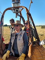 Lisa s Jeanne přistály. Lisa s Jeanne přistály.