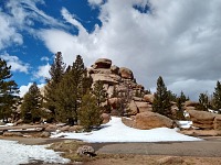 Usoudili jsme, že na Vedauwoo toho sněhu moc nebude. Usoudili jsme, že na Vedauwoo toho sněhu moc nebude.