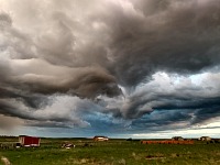 Počasí je stále aprílové. Počasí je stále aprílové.