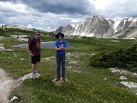 Nico & Tom při výstupu do sedla Sugarloaf. Nico & Tom při výstupu do sedla Sugarloaf.