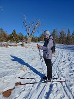 I vyfoukaný hřeben se dal přejet na lyžích - pokud byl člověk opatrný.