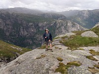 Fjord je (někde) dole v údolí. Fjord je (někde) dole v údolí.