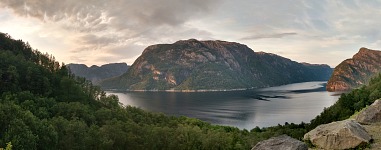 Pozdní večer v Dirdalu: Frafjorden.