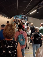 Bergen Fløyenbanen: lanovka byla ten den pod tlakem tří výletních megalodí.