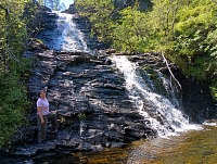 Fossen: Carol měřítkem u místního tajného Vodopádu s velkým V.