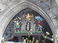 Mnichovský erb nad vchodem do nové radnice Mnichovský erb nad vchodem do nové radnice