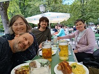 Biergarten: Vicky + Holger + Oliver + Carol Biergarten: Vicky + Holger + Oliver + Carol